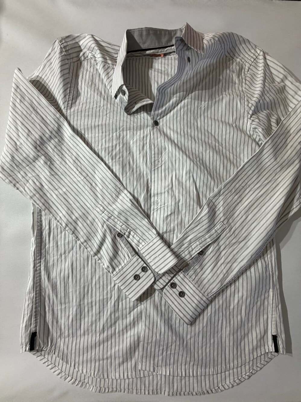 Kenneth Cole New York Striped Button Down Shirt Size S White Grey
